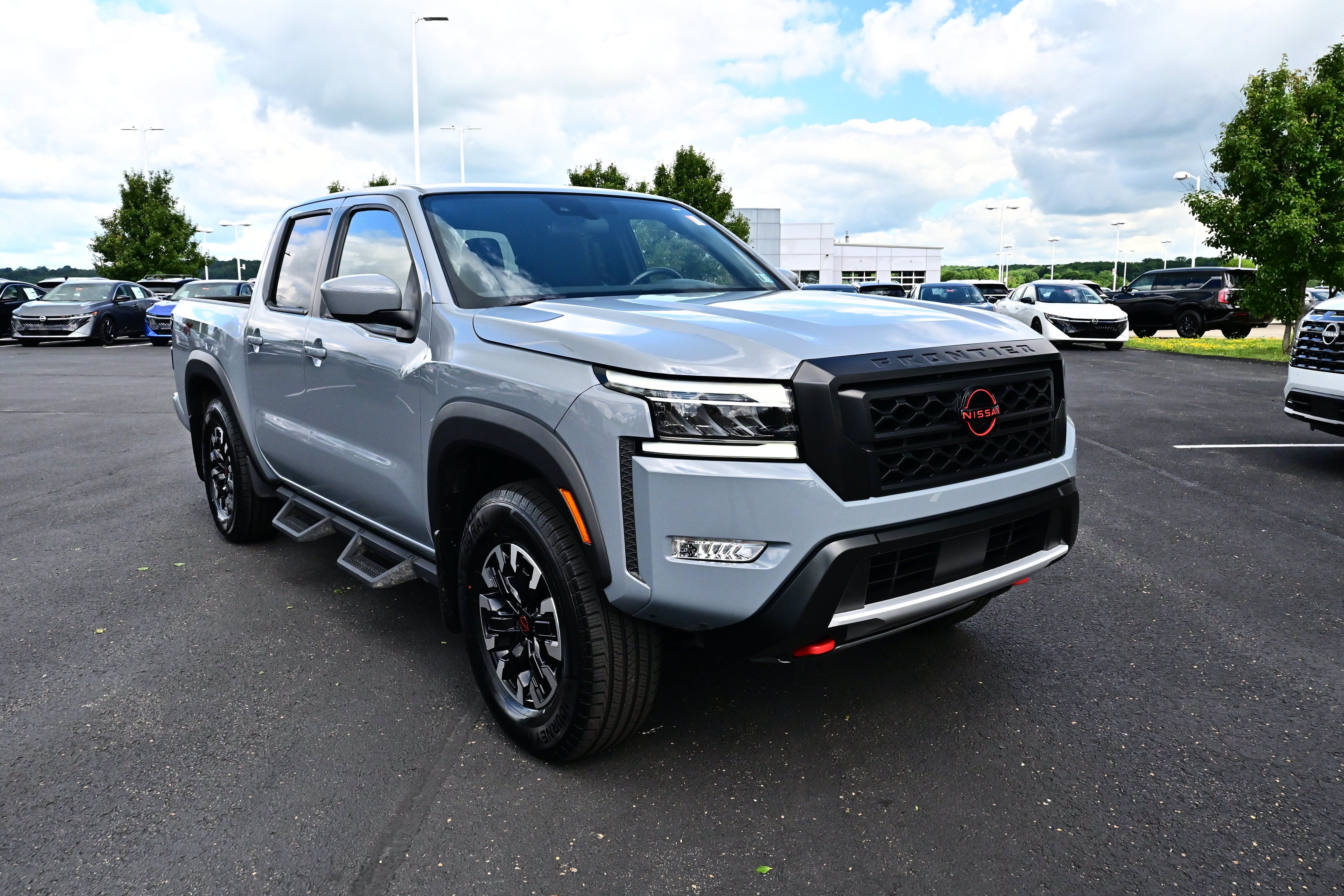 2024 Nissan Frontier — side profile view
